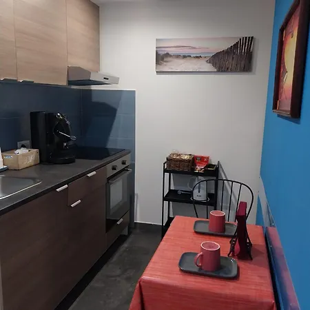 New Little House 招待所